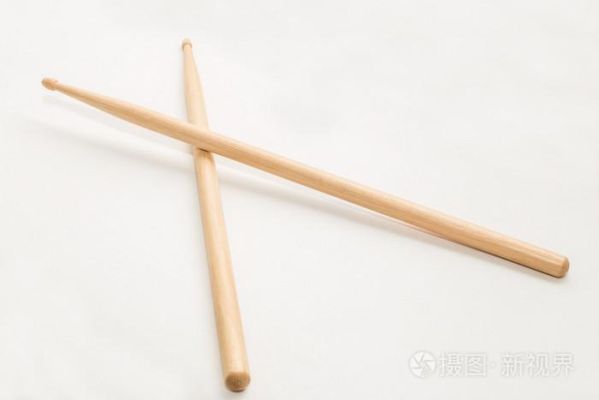 有一种武器，是一个圆柱形的棍子，前端有把手，叫什么啊？棒子武器带把