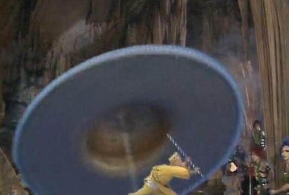 西游记里的小钻风拿的是什么兵器？传说中棒子武器