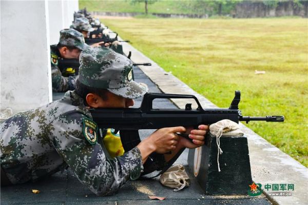 接触射击和近距离射击的区别？（远距离杀人用什么武器）