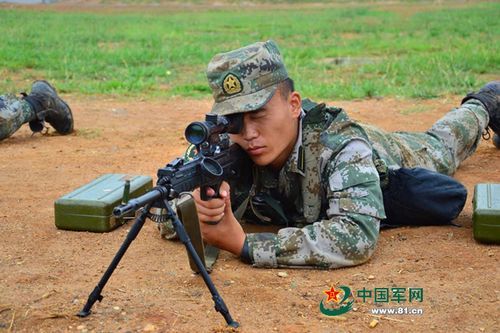 接触射击和近距离射击的区别？（远距离杀人用什么武器）