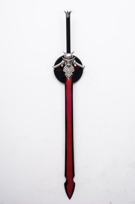 但丁专属武器？（但丁的武器叫什么名字叫什么名字）