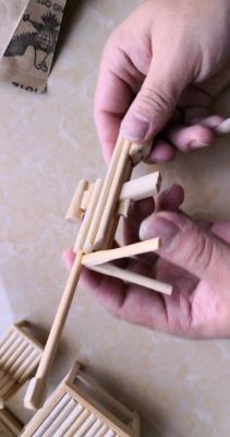 家庭防卫武器？（筷子制作的武器视频）
