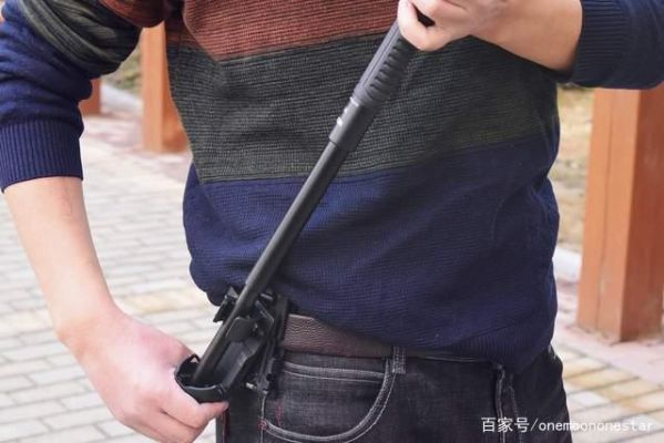 随身带什么防身武器合法，最好有点震慑力，能不动手就不动手最好？（特别武器）