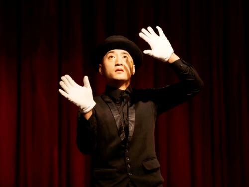 默剧演员王梓是哪里人？（创世战车狂人武器推荐）