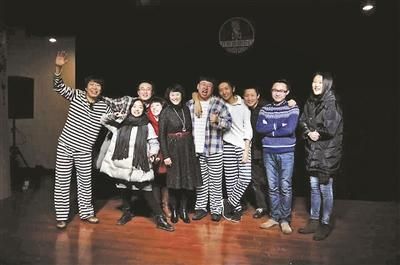 默剧演员王梓是哪里人？（创世战车狂人武器推荐）
