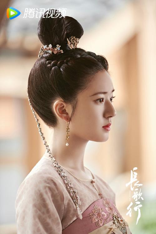 长歌行赵露思为什么不扮演主角？（刀剑王者武器好上星吗）