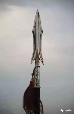 八宝陀龙枪是沥泉神枪吗？（灵蛇是谁的武器）