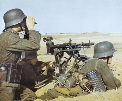 二战时期德国步兵师装备？（425武器结合系统）