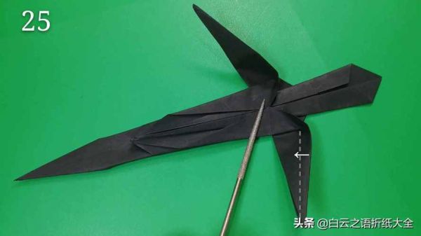 怎么用纸做超级英雄的武器？（看国外大神用纸做武器）