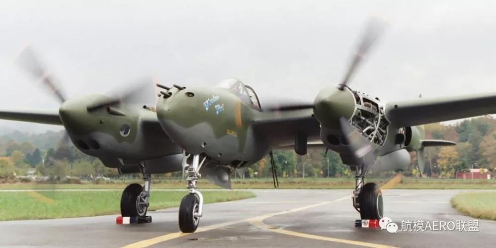 两个飞机连在一起是什么飞机？（p-38武器）