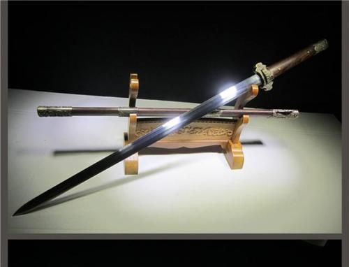 为什么说剑是兵器之首？（剑作为武器）