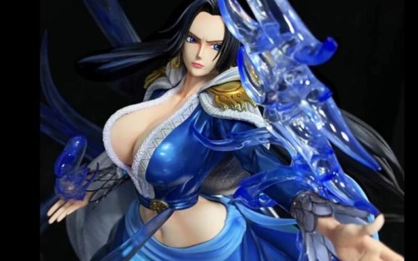 女帝用什么武器？（镇魂武器和金手镯冲突吗）