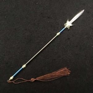 三国里的马超用的是什么武器(历史里的)？（马超用的什么武器）