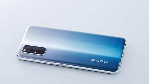 iqoo z1屏幕宽高？（流星武器开孔多少锤子）