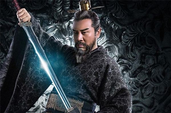 曹操拿的剑是什么剑？（三国志 书中 曹操 武器）