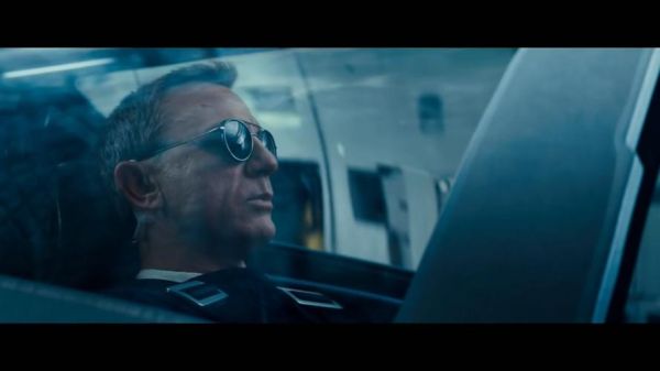 007无暇赴死基因武器啥意思？（007 太空武器）