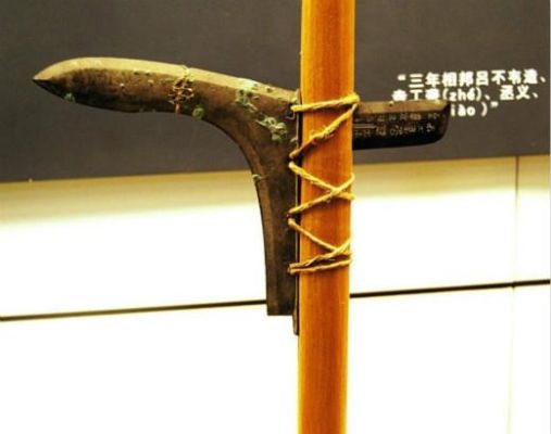 战国时期秦国白起用的什么武器？（白起的武器是什么）