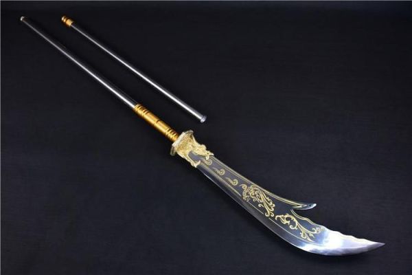 关羽佩剑叫什么名字？（关羽武器叫什么）