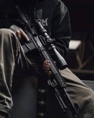 重装武器男主是谁？（重装兵都带什么枪械武器）
