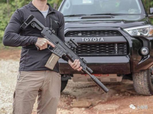 重装武器男主是谁？（重装兵都带什么枪械武器）