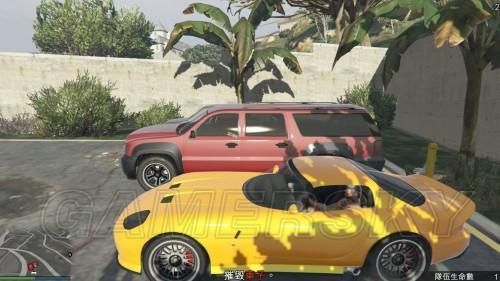 gta在车里怎么换枪？（gta5怎么改装武器）