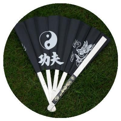 现实中普通扇子能当武器用吗？（扇子可作为武器吗）