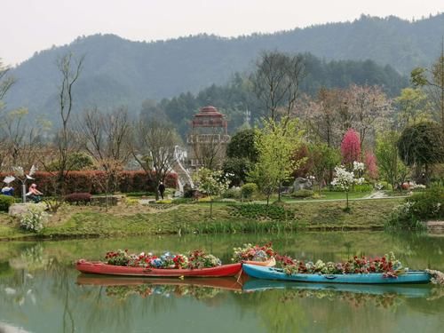 水湄花谷60岁买票吗？（三国小镇武器爆点）