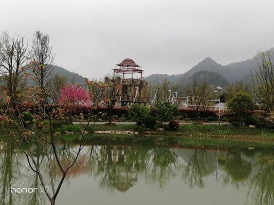 水湄花谷60岁买票吗？（三国小镇武器爆点）
