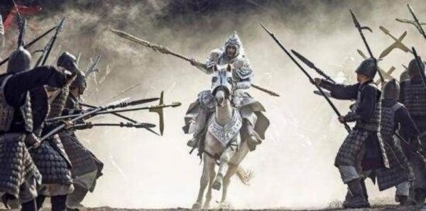 赵云的武器在长坂坡大战时断了，后来用的什么枪？（赵云长坂坡武器）