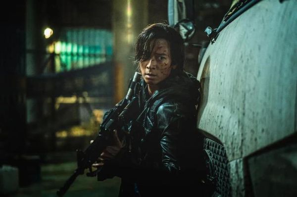 黑社会带着现代武器穿越是什么电影？（黑社会 武器）