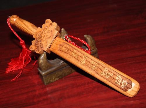 剑能不能放在卧室门框上？（房间 武器 小人 整）