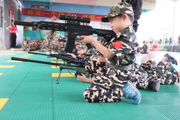 小孩对军事特别感兴趣如何培养？（幼儿简单武器图片大全）