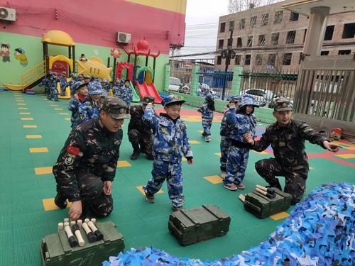 小孩对军事特别感兴趣如何培养？（幼儿简单武器图片大全）