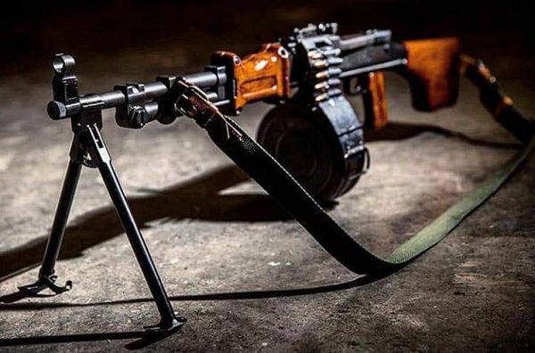 12个奥林匹克神分别拿什么武器？（12号武器）