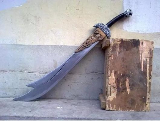 行侠仗义哪个武器好用？（哪种武器好使）