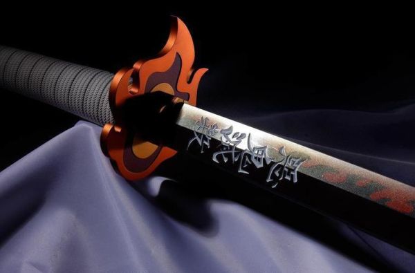 鬼灭之刃炎柱使用的刀？（龙之刃剑士玫瑰武器）