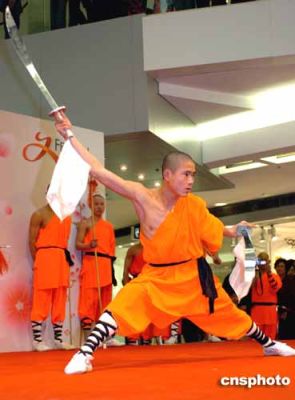 武僧能拿什么橙色武器？（橙色武器近战）