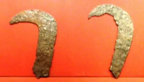 镰刀在古代叫什么？（双短兵武器叫什么）