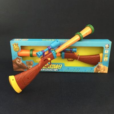 光头强用过的武器？（熊大熊二用过的武器）