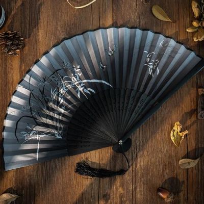和平精英扇子变装转场视频怎么做？（以扇子为武器的图片大全）