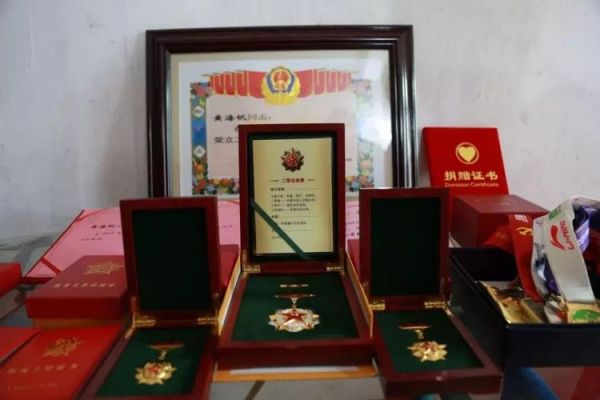 参军前什么荣誉证书有用？（士兵荣耀2先升什么武器）