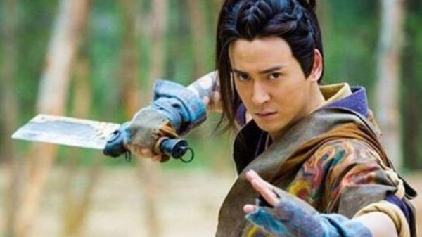 笑傲江湖田伯光用的武器？（田伯光武器）