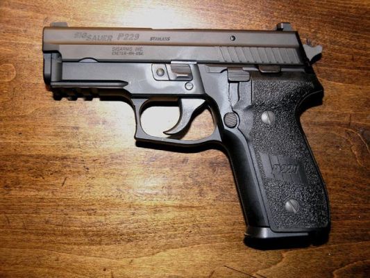 gun是什么意思？（这是我的战争武器伤害英文）