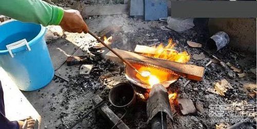 提炼矿石的步骤？（初级制作武器提炼石）