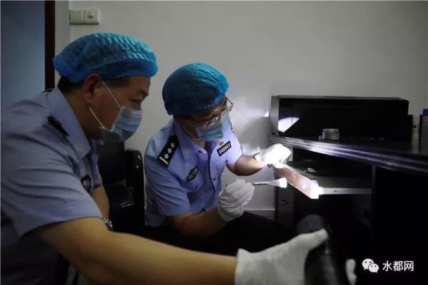 警察除了用指纹破案，还用什么破案？（胡侦探之七种武器剧情）