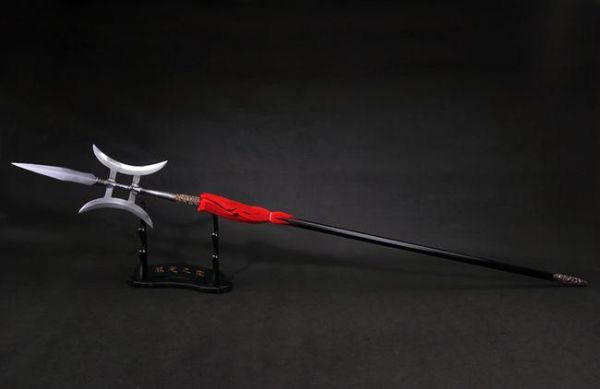 三国中的吕布使用的是什么武器?手戟？（男魔法师用的武器）