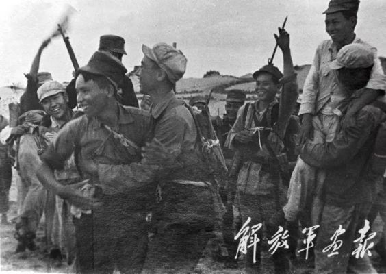 二战期间，在苏联抢滩登陆的海边架着的铁架子是干什么用的，给苏联兵挡子弹的？（抢滩登陆的武器建）