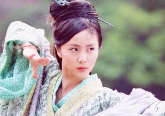 仙剑奇侠传孙俪饰演的角色？（仙剑中如何抛下武器）