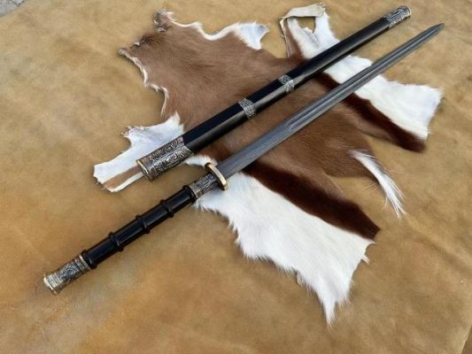 妄想山海武器和百炼武器哪个好？（自由战争强力武器）